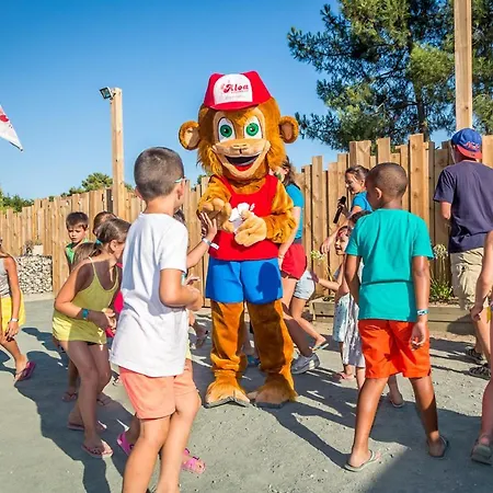 مكان تخييم Camping Sunissim Les Flots Bleus 4 Stars