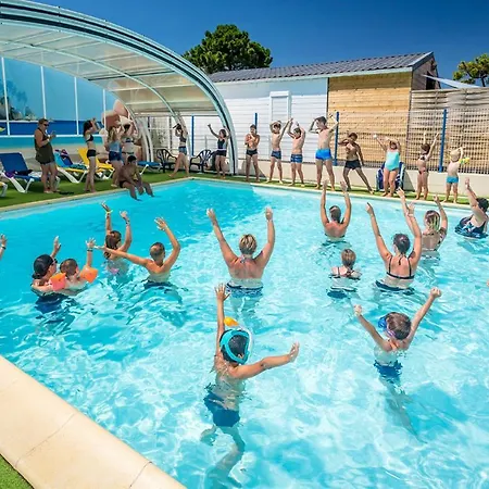Camping Sunissim Les Flots Bleus 4 Stars مكان تخييم لا فاوت سور مير