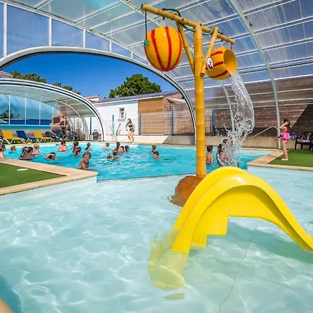 Camping Sunissim Les Flots Bleus 4 Stars مكان تخييم لا فاوت سور مير