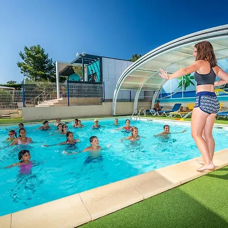 مكان تخييم Camping Sunissim Les Flots Bleus 4 Stars *