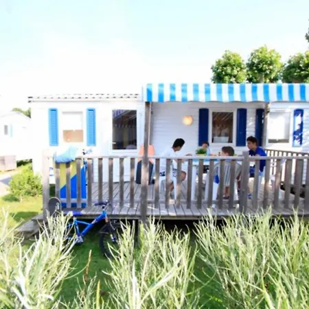 مكان تخييم Camping Sunissim Les Flots Bleus 4 Stars لا فاوت سور مير